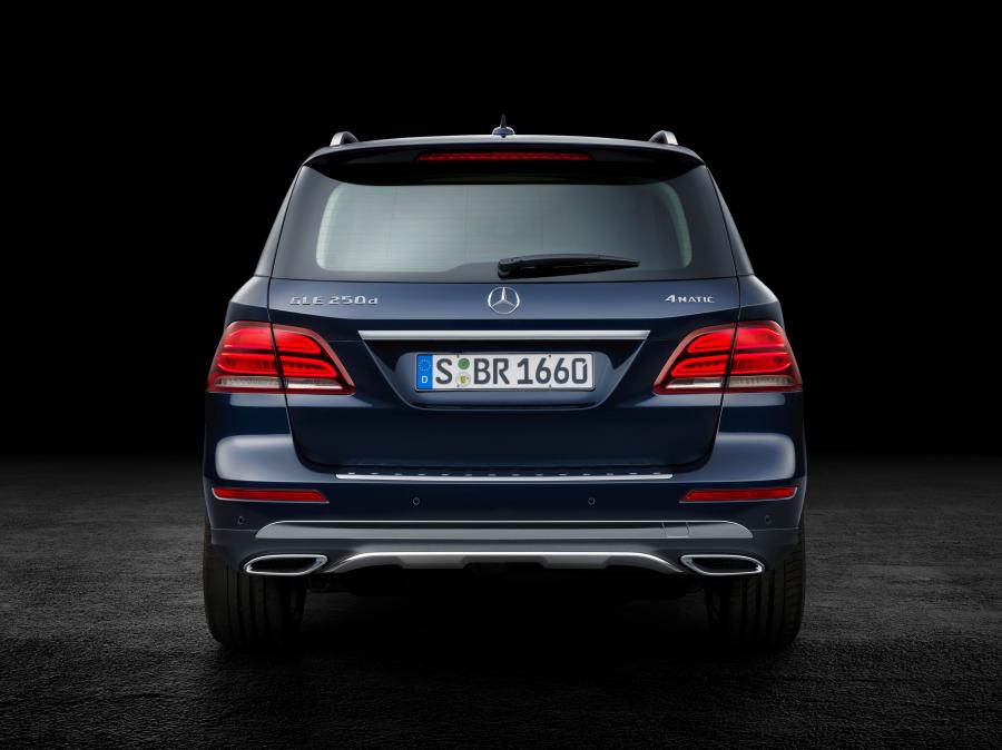  Mercedes-Benz GLE250d 4Matic 2015 года  (фото 13 из 34)